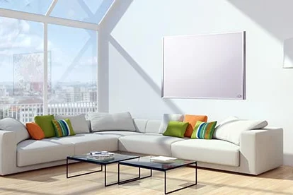 Helles Wohnzimmer mit Heizpaneel